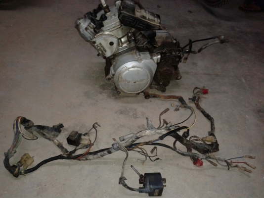 ขายเครื่อง KR 150 พร้อมชุดไฟสภาพตามรูป