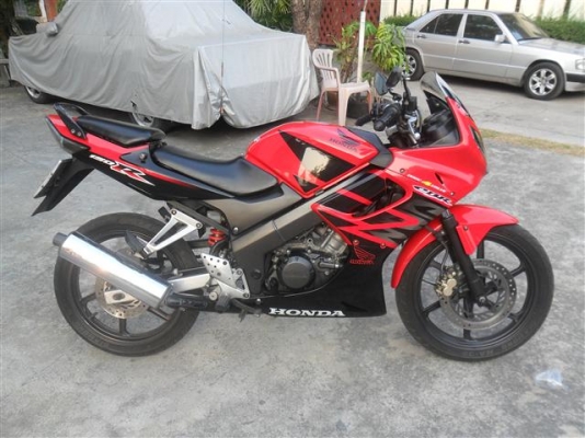 ขาย HONDA CBR150R สีแดง/ดำ