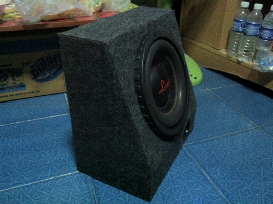 ขายไปแล้วครับ ขอขอบคุณผู้ซื้อที่ขับรถมาเอาถึงที่เป็นอย่างสูงครับ ตู้พร้อมดอกซับ 10 นิ้ว วอยล์คู่ 1 ดอก ตามรูป