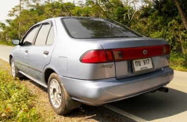 ขายNissan Sunny ปี 95 สีฟ้า  เกียร์ออโต้ 65,000 บาท 092-9351644