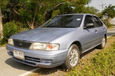 ขายNissan Sunny ปี 95 สีฟ้า  เกียร์ออโต้ 65,000 บาท 092-9351644