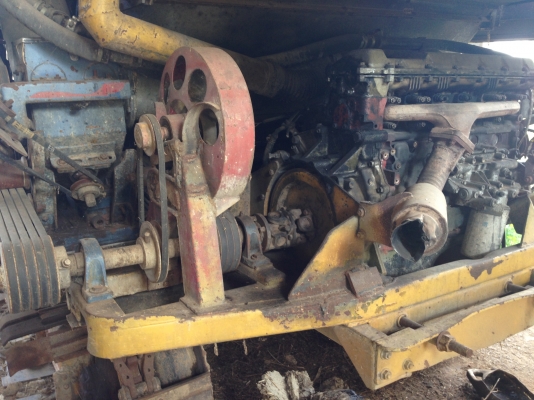 ขายด่วนรถเทเลอร์ HINO KT925 พร้อมรถเกี่ยวข้าว เดี่ยวทรนง ขายคู่ราคา730,000บาทติดต่อ วรพจน์ 0813467572