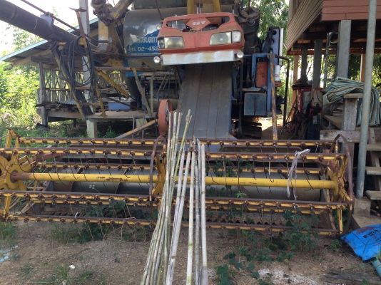 ขายด่วนรถเทเลอร์ HINO KT925 พร้อมรถเกี่ยวข้าว เดี่ยวทรนง ขายคู่ราคา730,000บาทติดต่อ วรพจน์ 0813467572