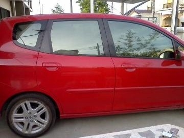 ขายดาวน์ 60,000 เปลี่ยนสัญญาซื้อขาย HONDA  JAZZ ปี 2004 สีแดง