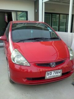 ขายดาวน์ 60,000 เปลี่ยนสัญญาซื้อขาย HONDA  JAZZ ปี 2004 สีแดง