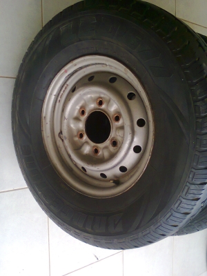 ขายยางบรรทุก 205R14 LED677 พร้อมกะทะ6/139ราคาเหมาๆคู่ละ3000