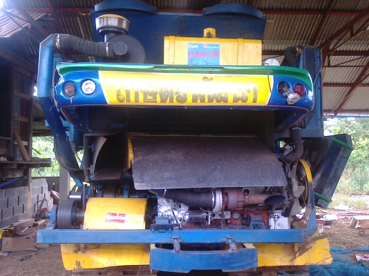 รถเกี่ยวข้าว เกษตร 2 ปี