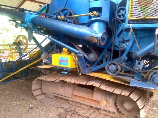 รถเกี่ยวข้าว เกษตร 2 ปี