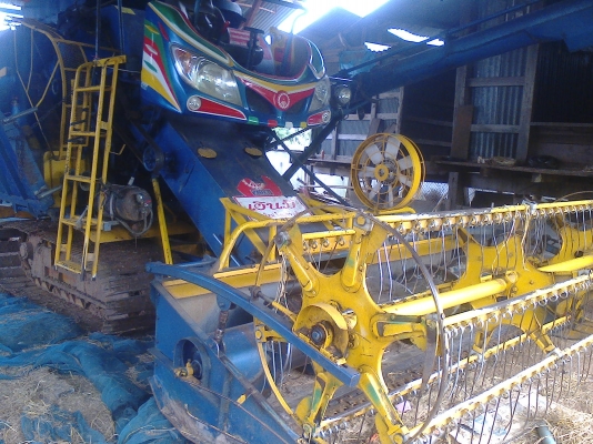 รถเกี่ยวข้าว เกษตร 2 ปี