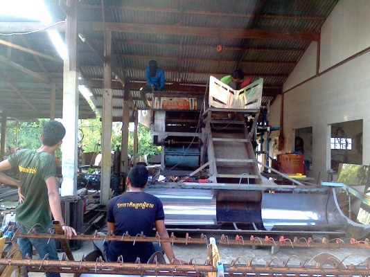 รับต่อรถเกี่ยวข้าว ดัดแปลงอุ้ม