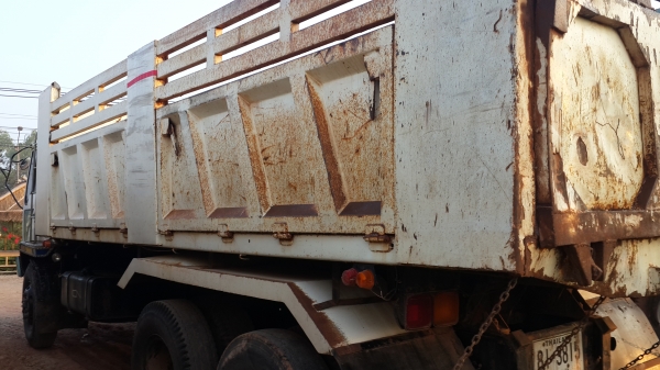 ขายด่วนไอ้หลงโบสองเพลาดั้มสิบสปีด FN527MTF3478 สภาพพร้อมใช้โทร0801515451