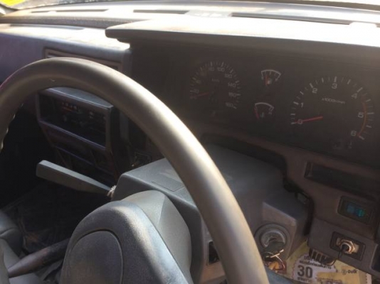 ขายรถกระบะ NISSAN BIG M ติดตั้งระบบดัมพ์ สนใจติดต่อ 081-2990958