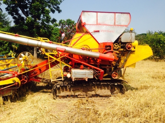 ขายรถเกี่ยวเกษตรพัฒนาอุ้ม2.5ตัน ขายรถเกี่ยวเกษตรพัฒนาอุ้ม2.5ตัน