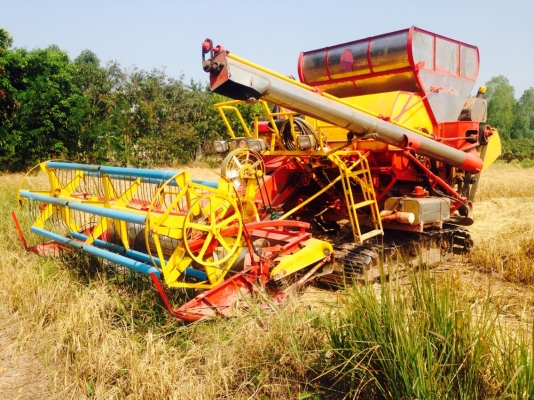 ขายรถเกี่ยวเกษตรพัฒนาอุ้ม2.5ตัน