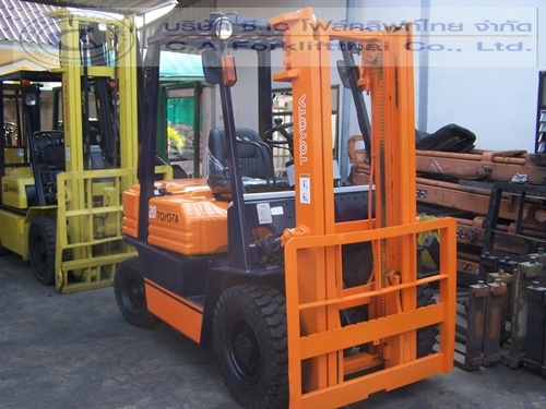 ขายรถ โฟล์คลิฟท์ TOYOTA รุ่น 5-FD20