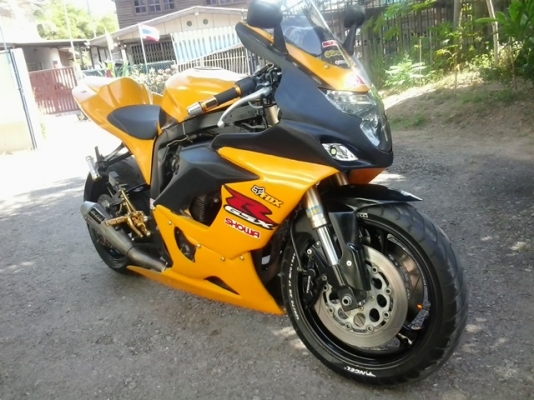 ต้องการขาย Suzuki GSXR 1100 ทะเบียนแท้ครับ