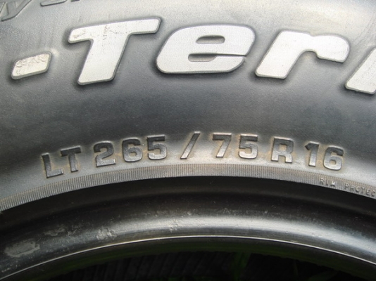 ขาย ยาง BF-Goodrich AT 265/75/ ขอบ16 1เส้นสวยดอกเยอะอยู่ครับ ขาย ยาง BF-Goodrich AT 265/75/ ขอบ16 1เส้นสวยดอกเยอะอยู่ครับ