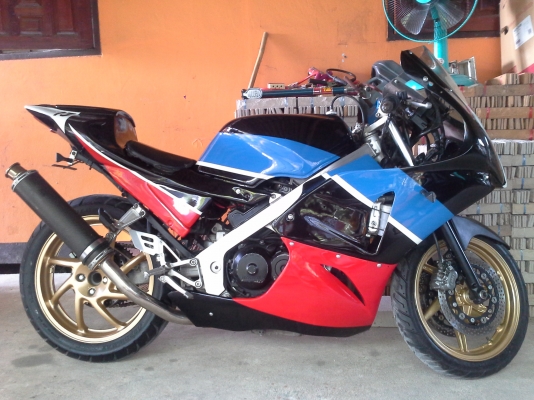 Honda vfr400cc.nc24ทะเบียนเล่มเขียวลดเหลือ49000เข้ามารับรถไปเลย