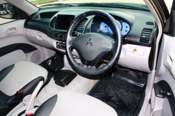 MITSUBISHI TRITON MEGACAB GL 2.5 MT ปี 2008