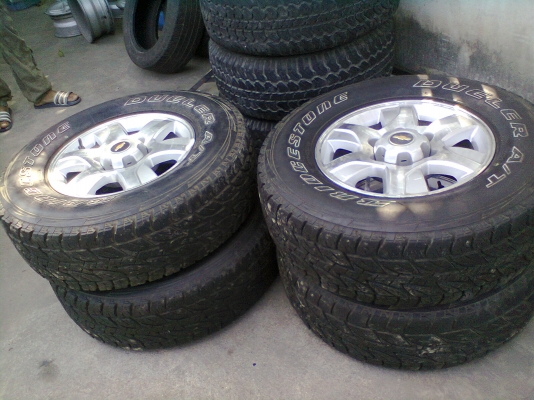 ขายแม็กเชฟ ขอบ 16 พร้อมยาง 245 75 16 ปี08  มี 1 ชุด