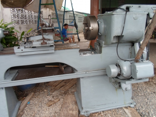 เครื่องกลึง  7  ฟุต  อังกฤษ  2 เพลา เกียร์บล็อก 70,000