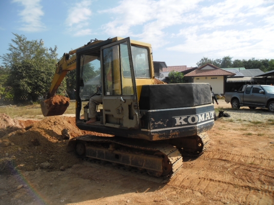 ขายรถแบโฮ KOMATSU PC60-5 สภาพพร้อมใช้ตักสั่ยรถ 6 ล้อใด้วันละ 100 ก่วาเที่ยวเครื่องเดิมปั้มเดิมเอกสารใบสัญญาซื้อขาย