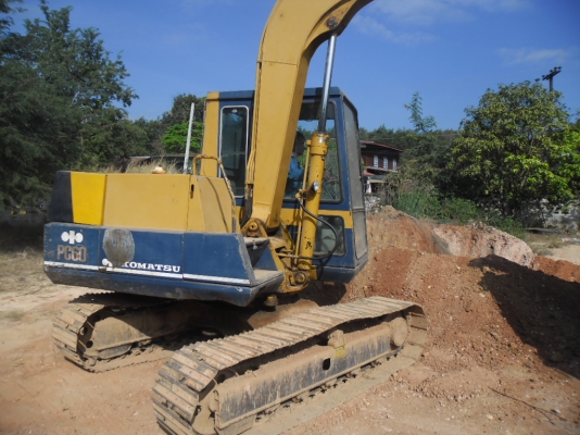 ขายรถแบโฮ KOMATSU PC60-5 สภาพพร้อมใช้ตักสั่ยรถ 6 ล้อใด้วันละ 100 ก่วาเที่ยวเครื่องเดิมปั้มเดิมเอกสารใบสัญญาซื้อขาย