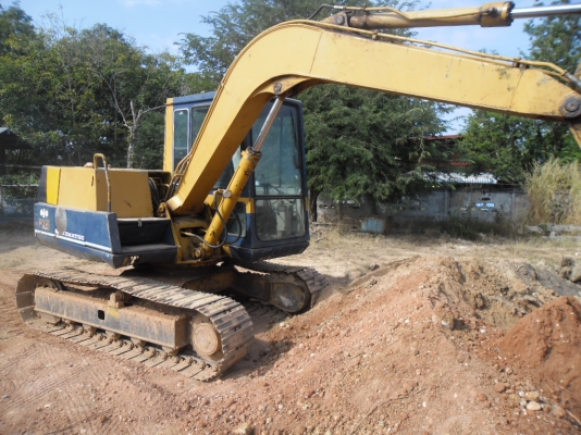 ขายรถแบโฮ KOMATSU PC60-5 สภาพพร้อมใช้ตักสั่ยรถ 6 ล้อใด้วันละ 100 ก่วาเที่ยวเครื่องเดิมปั้มเดิมเอกสารใบสัญญาซื้อขาย