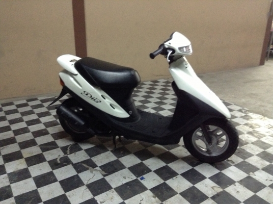 ขาย!!! ฮอนด้าดีโอ้ สต๊าทมือและเท้า ปีที่ซื้อ53 รถเครื่องดีคับ มีกล่องเก็บของใต้เบาะคับ