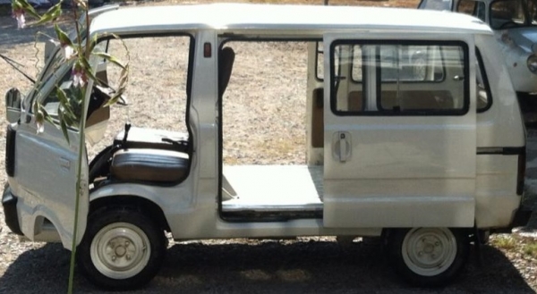 ขายกะป๊อตู้ suzuki ST90 ประตูสไลด์ 2 ข้างค่ะ