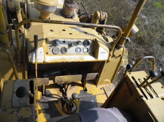 ขายรถตักตีนตะขาบ CAT951C เครื่องดีปั้มดีสภาพพร้อมใช้งานโซ่ช่วงล่างดี ขายรถตักตีนตะขาบ CAT951C เครื่องดีปั้มดีสภาพพร้อมใช้งานโซ่ช่วงล่างดี