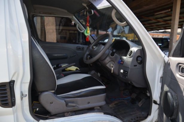 ขายรถตู้ นิสสัน เออร์แวน ปี2003