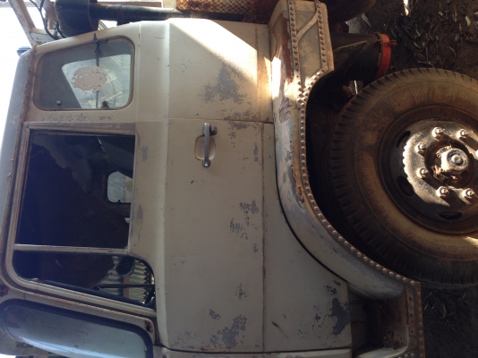 ขายเทเลอร์รถสิบล้อHINO KT925 เพลาเดียว มีหางขึ้นรถเกี่ยว เครื่องEH700 ขายถูกๆ 380000 ติดต่อ วรพจน์0813467572