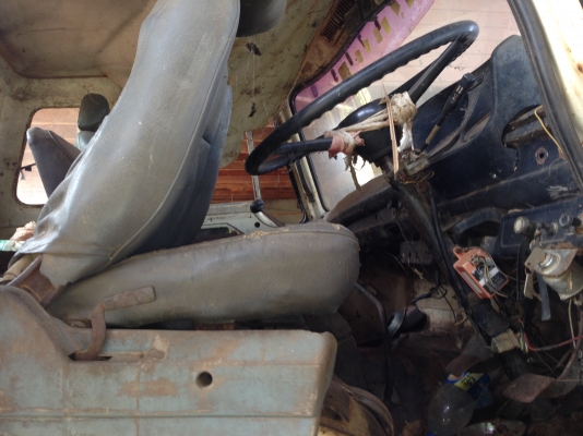 ขายเทเลอร์รถสิบล้อHINO KT925 เพลาเดียว มีหางขึ้นรถเกี่ยว เครื่องEH700 ขายถูกๆ 380000 ติดต่อ วรพจน์0813467572