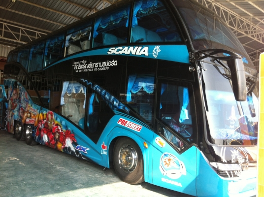 รถบัส 8 ล้อ รถบัส 8 ล้อ