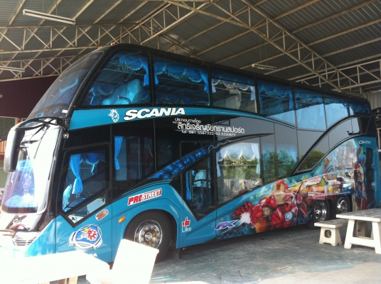 รถบัส 8 ล้อ รถบัส 8 ล้อ