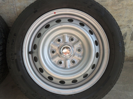ล้อกะทะ 16นิ้ว 6รูพร้อมยาง สวยๆ 4 ล้อ ราคา 3900 บาท