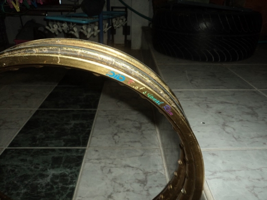 ล้อ D.I.D สีทอง รุ่นเก่าสติกเกอรุ้ 17 1.4