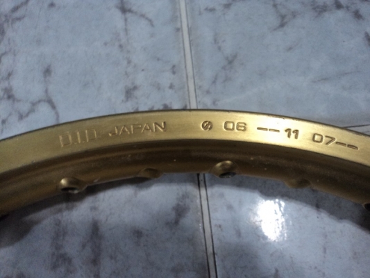 ล้อ D.I.D สีทอง รุ่นเก่าสติกเกอรุ้ 17 1.4