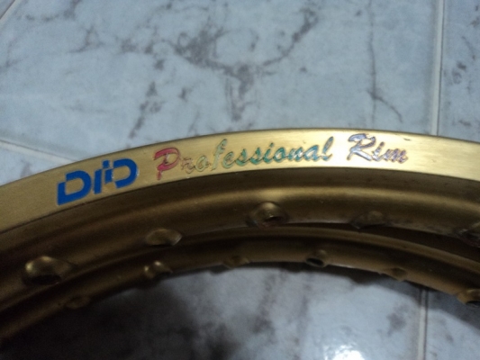 ล้อ D.I.D สีทอง รุ่นเก่าสติกเกอรุ้ 17 1.4
