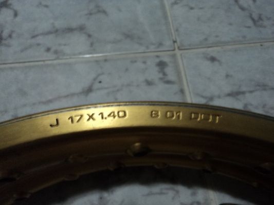 ล้อ D.I.D สีทอง รุ่นเก่าสติกเกอรุ้ 17 1.4