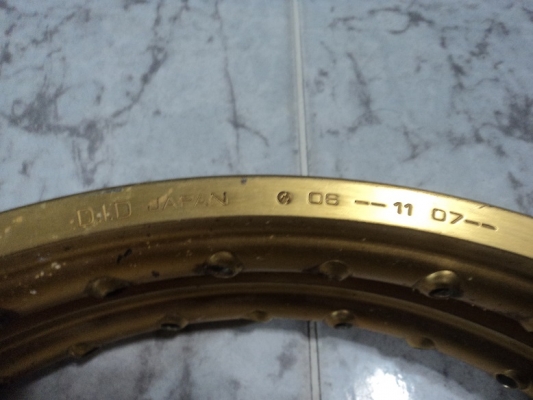 ล้อ D.I.D สีทอง รุ่นเก่าสติกเกอรุ้ 17 1.4