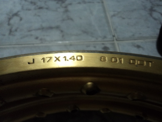 ล้อ D.I.D สีทอง รุ่นเก่าสติกเกอรุ้ 17 1.4