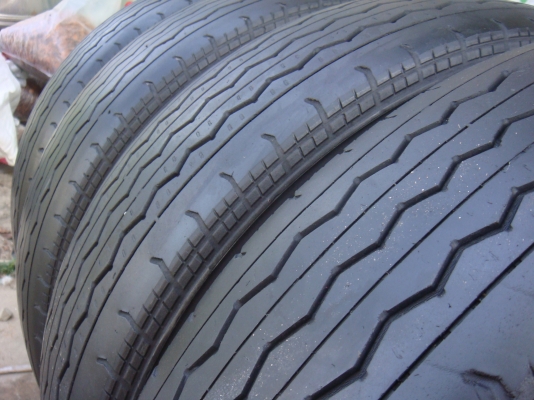 ขายยาง Bridgestone 195 R 15  ปี 11