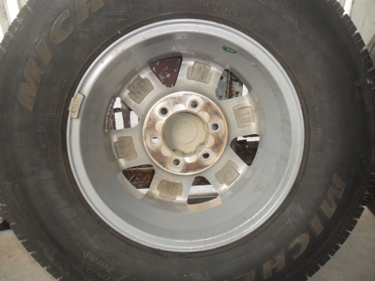 ล้อแม็ก เชฟ 16นิ้ว 6รู พร้อมยาง 265/70R16ปี09 สวยๆ 4 ล้อ ราคา 6900 บาท ล้อแม็ก เชฟ 16นิ้ว 6รู พร้อมยาง 265/70R16ปี09 สวยๆ 4 ล้อ ราคา 6900 บาท