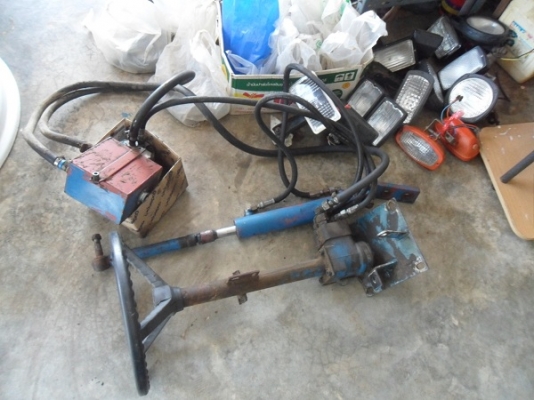 ขายแล้ว ชุดพวงมาลัยเพาเวอร์ แบบชักข้าง รถไถฟอร์ด 5000-6600 เก่านอกตรงรุ่น 18,000บาท.