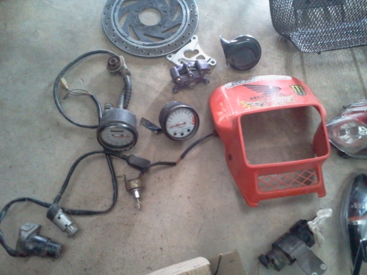 ขายเหมาอะไหล่รถ ไฟ ไฟท้ายมอไซค์