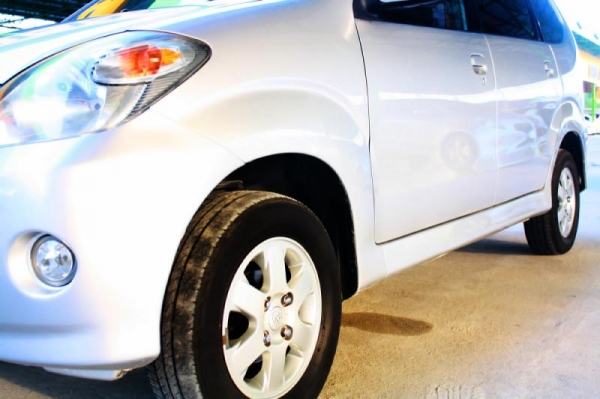 TOYOTA AVANZA 1.3  AT ปี 2006