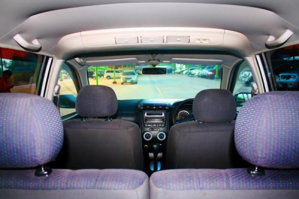 TOYOTA AVANZA 1.3  AT ปี 2006