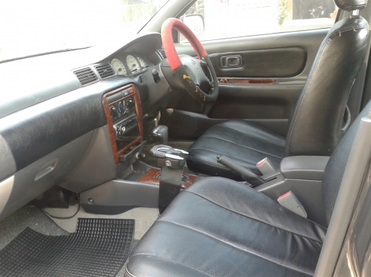 นิสสัน ซันนี่ ซาลูน เกียออโต้ ติดแก๊ส เบาะหนัง บาง สวยๆ